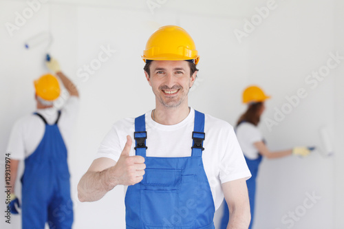 Workman gives thumbs up © alotofpeople