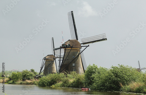 네덜란드 킨더다이크(Kinderdijk) 풍차가 있는 풍경