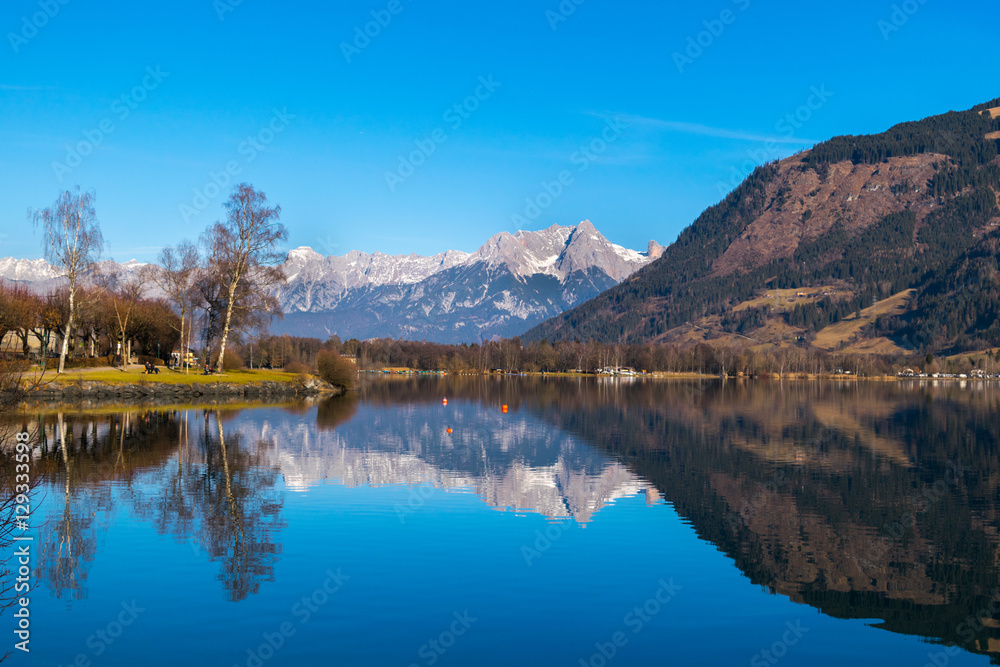 Mountain peaks and snowflakes, Zell am See Lake, Lakekaprun, kitzsteinhorn, Austria, Europe