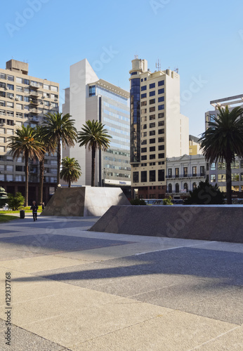 Uruguay, Montevideo, View of the Plaza Independencia(Independence Square). © Karol Kozłowski