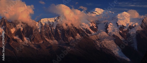 Fototapeta Naklejka Na Ścianę i Meble -  Beautiful Mountains Chamonix