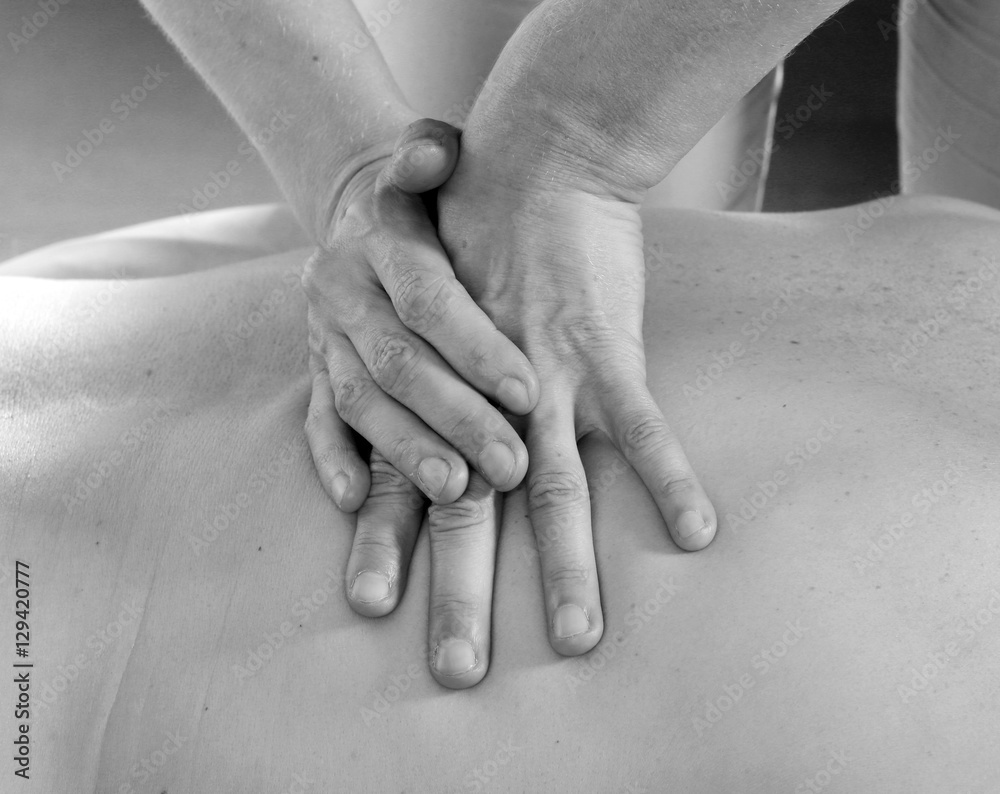 masseur's hands masseur's hands