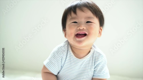 笑顔の赤ちゃん