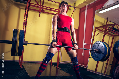 Sumo deadlifts in club.