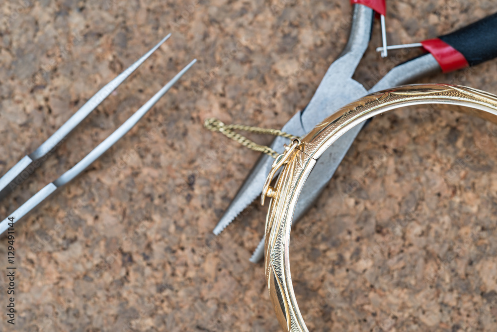 Obraz premium Reparation and restoration of jewelry
