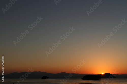 琵琶湖の夕暮れ © NaturePhotograph