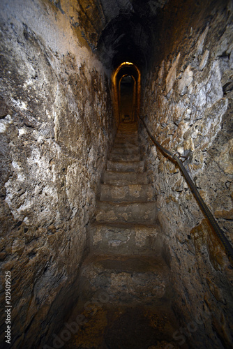 Treppen-Gang im Schloss Dracula in Rumänien - Bran Castle photo