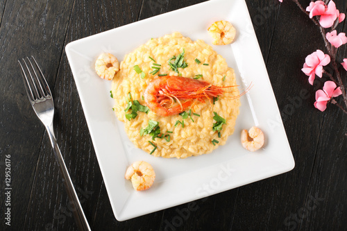 Fotografi Risotto with scampi sauce