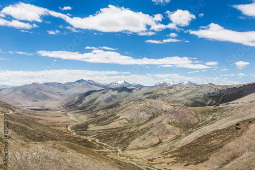 Tanglang La pass in Ladakh, India, photo