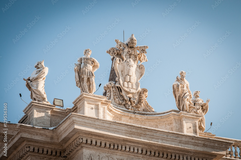 statue a san pietro vaticano roma