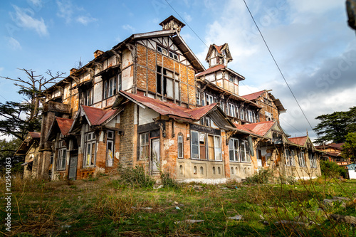 Haunted and ruined house standing strong in Shimla - Built by britishers during India rule