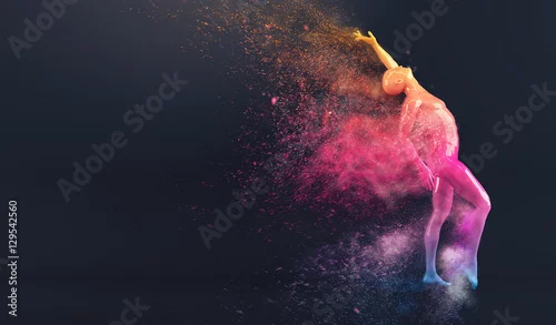 Obraz Abstrakcjonistyczna kolorowa plastikowa ludzkiego ciała manekin postać z rozrzucanie cząsteczkami nad czarnym tłem. Taniec akcji. Ilustracja renderowania 3D