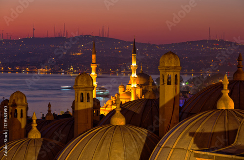 Canvas Print Sunrise over Bosphorus, a view from Suleymaniye Mosque, Istanbul, Turkey