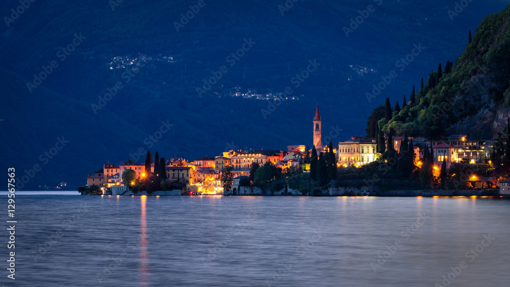 Varenna at twilight (Lago di Como)
