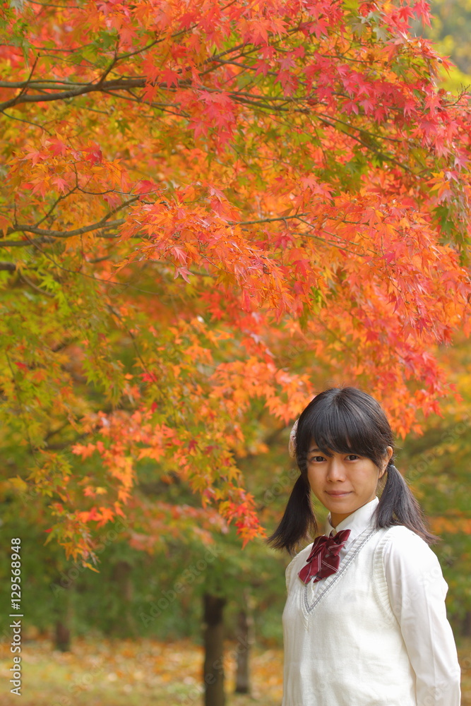 紅葉と高校生