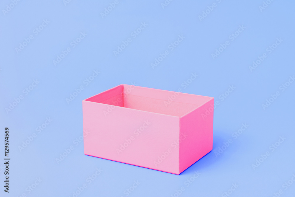 Fototapeta premium Open empty pink paper box