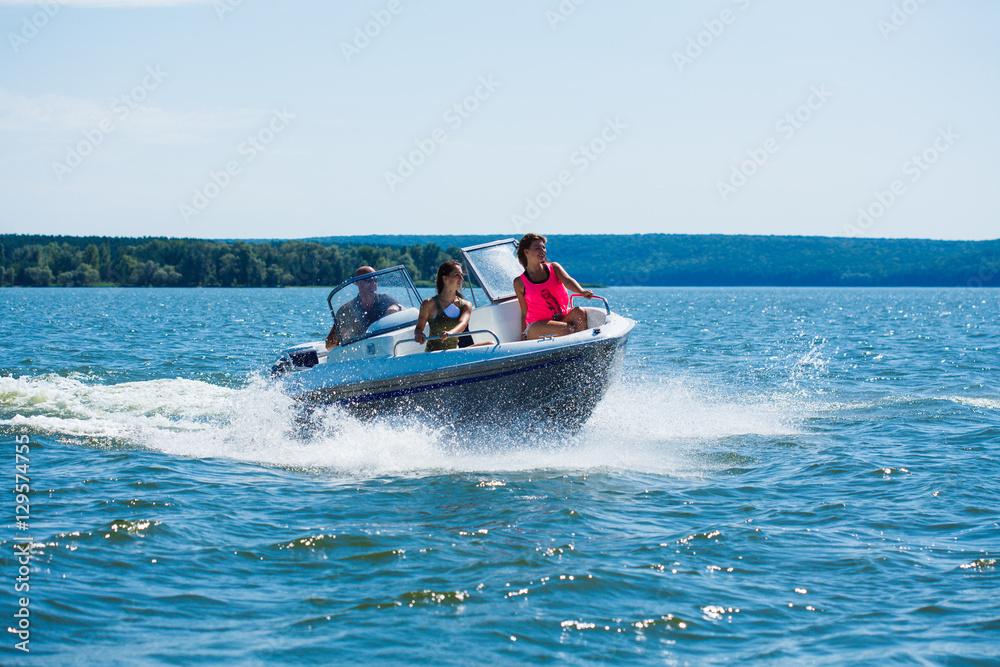 Girls ride on the boat to drift