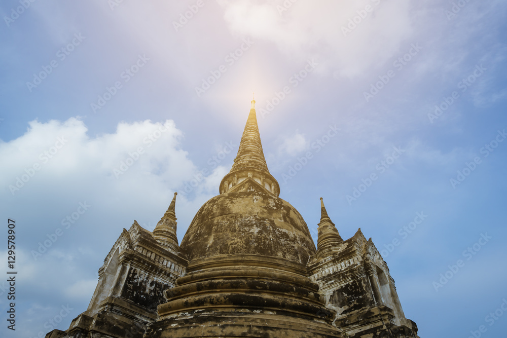 Fototapeta premium Ancient pagoda on a background sky