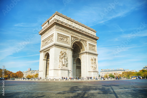 Obraz na płótnie The Arc de Triomphe de l'Etoile in Paris, France w salonie
