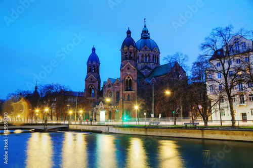Obraz na płótnie St. Luke Church (Lukaskirche) in Munich, Germany w salonie