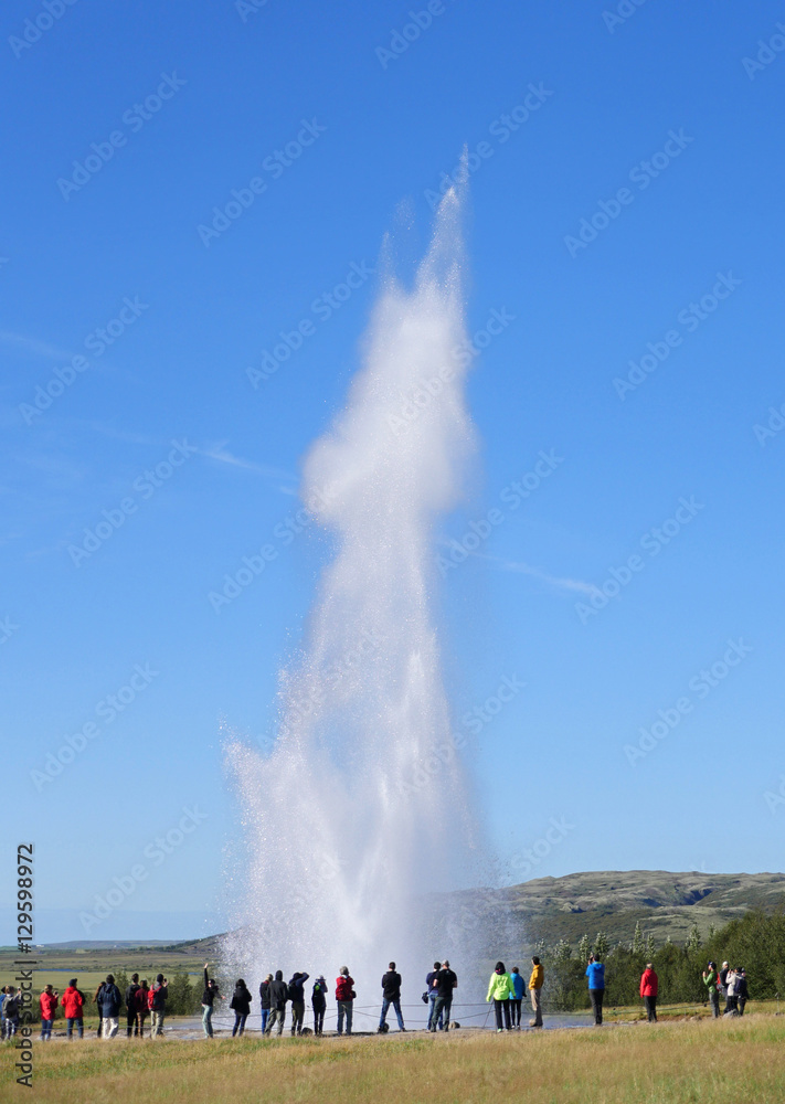 Eruption des Geysirs Strokkur in Island