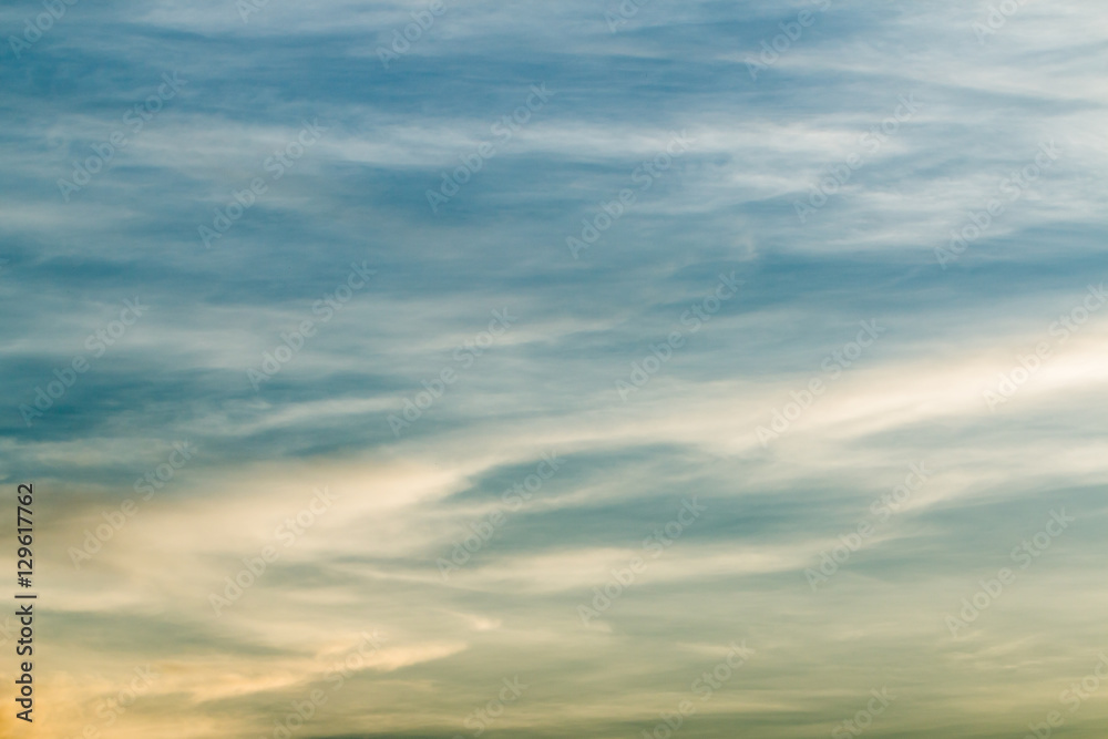 Obraz premium colorful dramatic sky with cloud at sunset