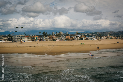 Waves in the Pacific Ocean and view of the beach in Newport Beac