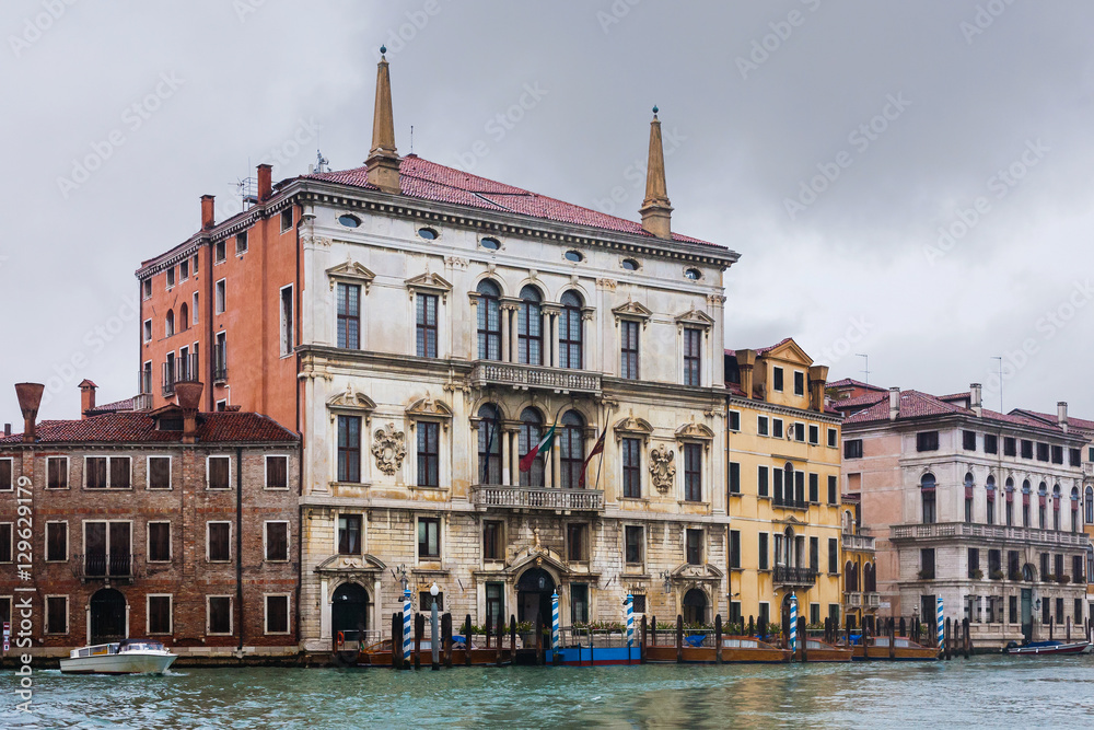 wet palaces in Venice in autumn rain