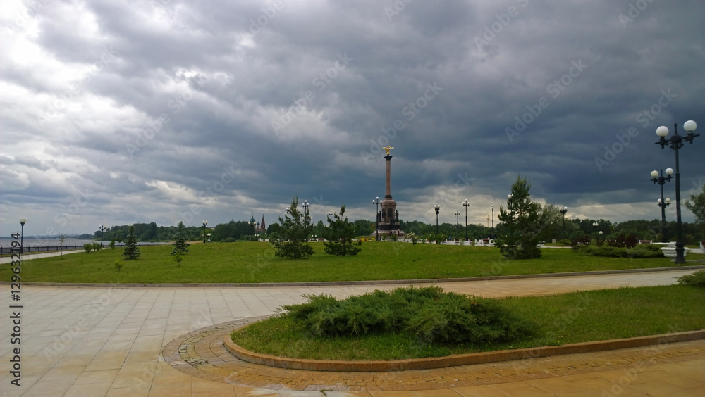 Obraz premium Panoramic view on famous Strelka Park in Yaroslavl