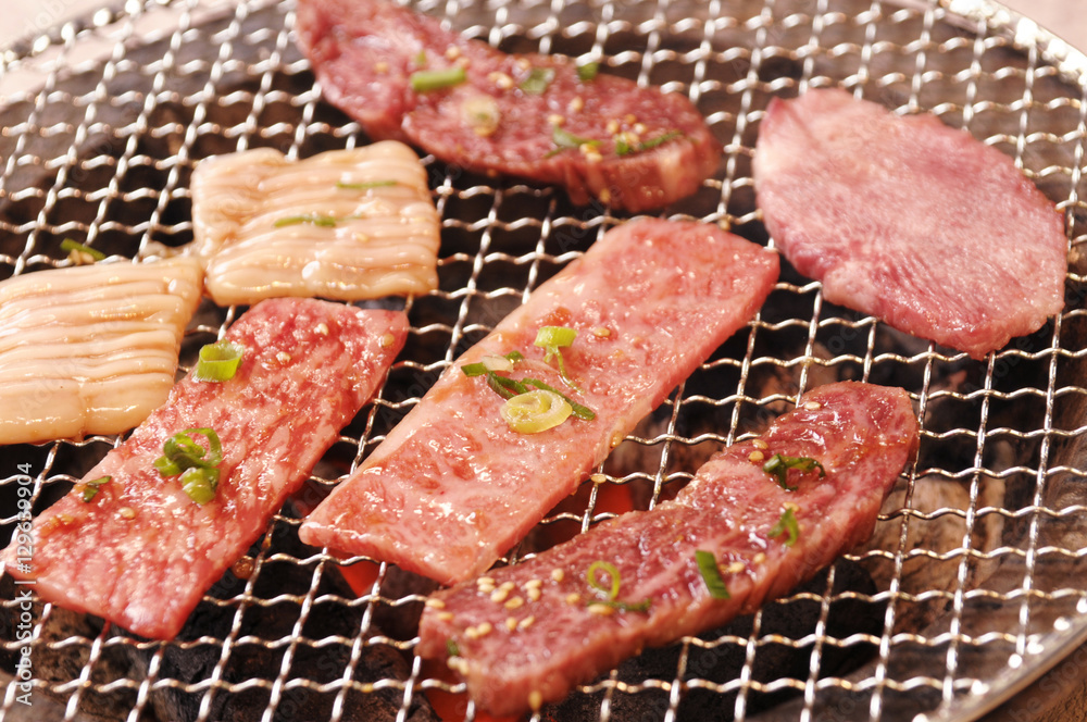 炭火で焼肉 炭火で焼肉