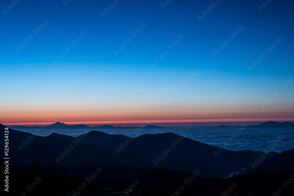 Fototapeta premium 知床峠から見る北方領土