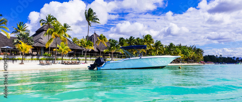 Luxury tropical vacations. water sport activities in Mauritius island © Freesurf