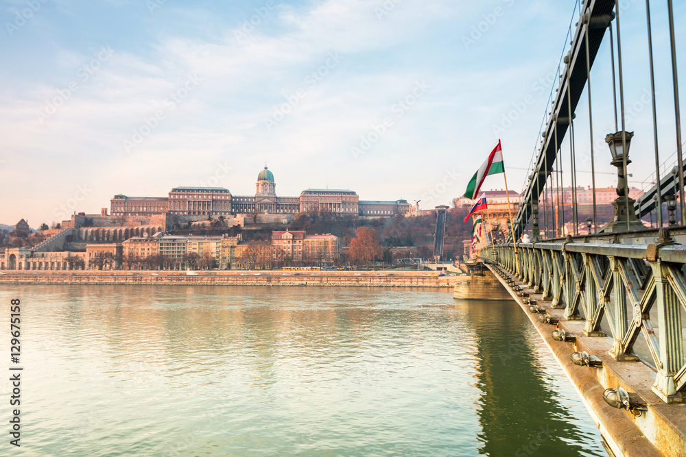 Fototapeta premium royal palace views from chain bridge, budapest