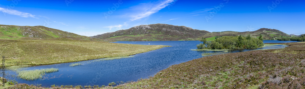 Natur Panorama am Loch Tarff in Schottland