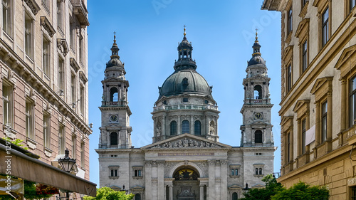 Obraz na plátně Blick auf den Stephansdom in Budapest, Ungarn