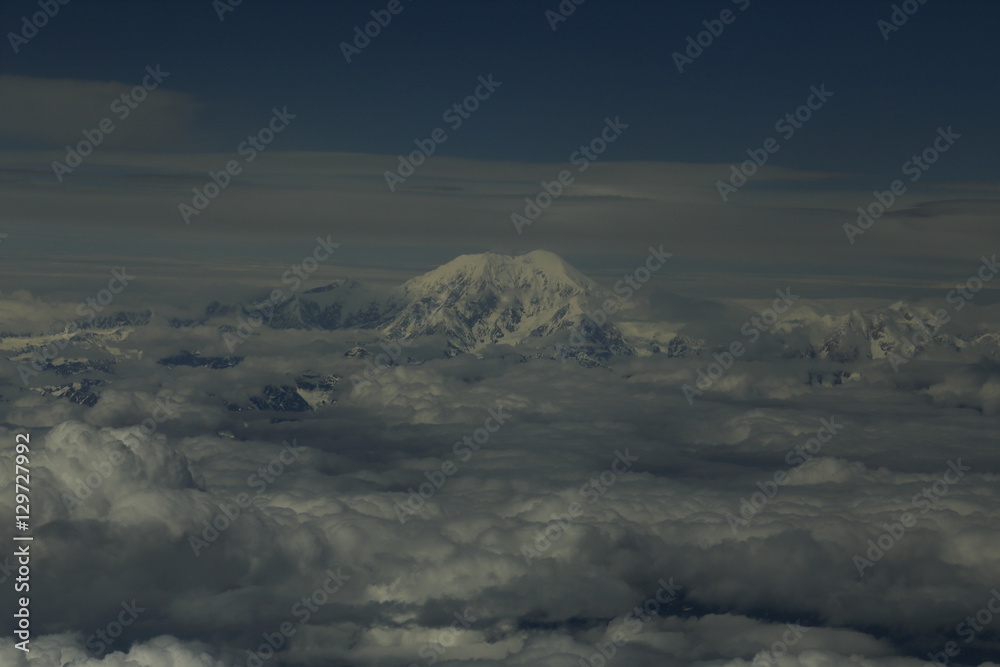 Naklejka premium Mount Denali from passen planes 36000 ft