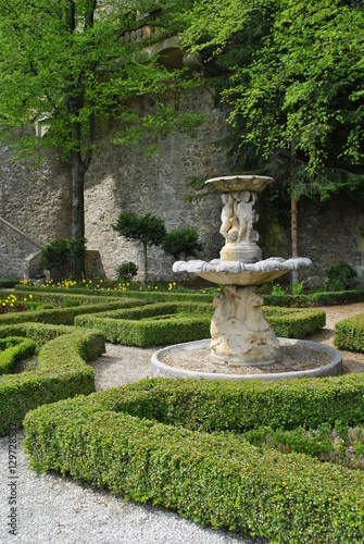 Barokowy ogród z fontanną