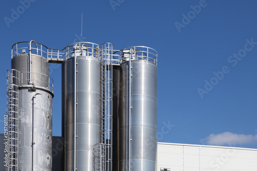 Industriel stainless steel tanks photo