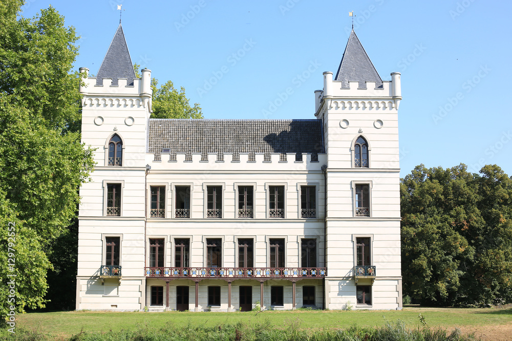 Fototapeta premium The historic Castle Beverweerd in The Netherlands