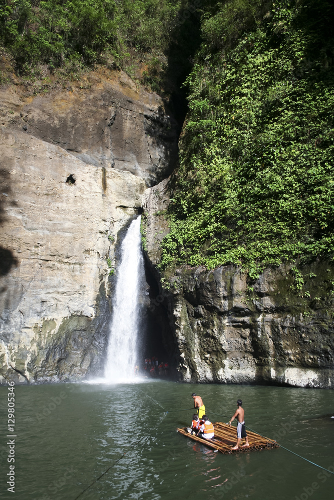 Fototapeta premium Pagsaŋjan falls river trip laguna philippines