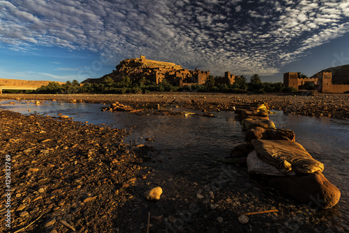 Ait Ben Haddou, Marokko, Kasbah, Unesco Weltkulturerbe, mit dem Fluss Asif Mellah, Spiegelung  photo