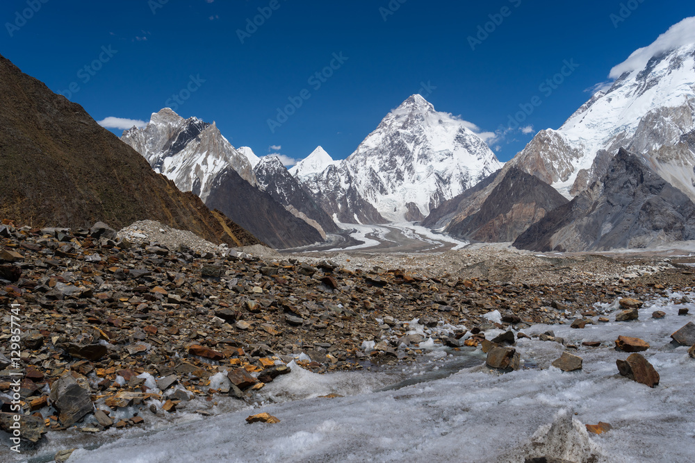 Fototapeta premium K2 mountain view along the way from Concordia to Ali camp, K2 tr