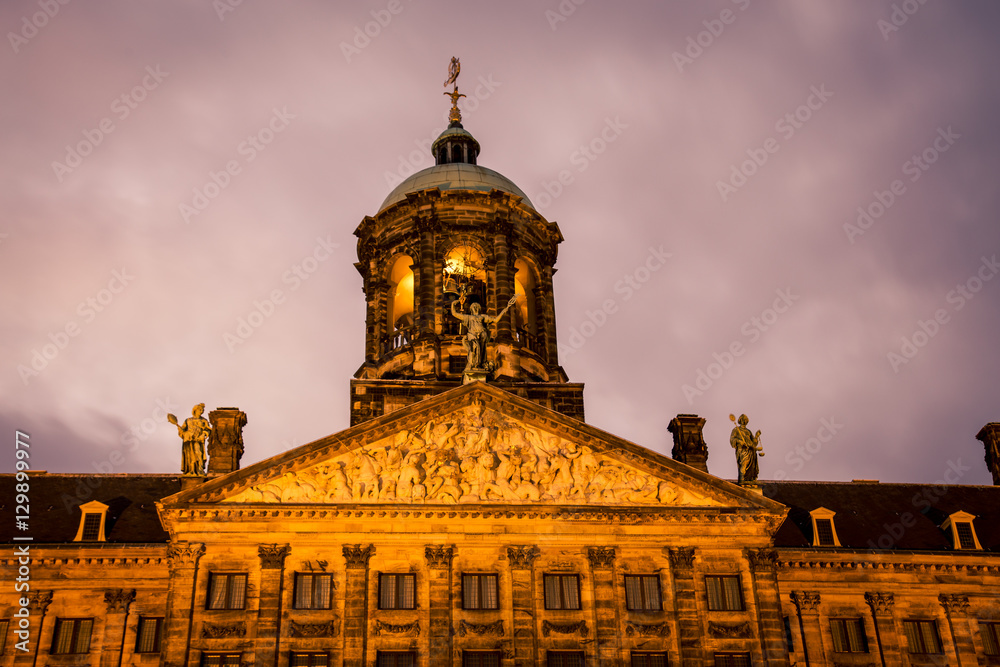 Obraz premium building dam square amsterdam 