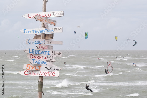 Akrobatischer Wassersport. Auf Zeeland