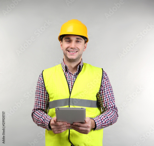Handsome warehouse worker w...