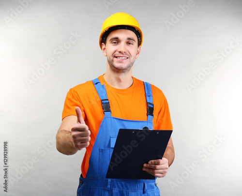 Handsome warehouse worker w...
