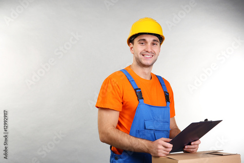 Handsome warehouse worker w...