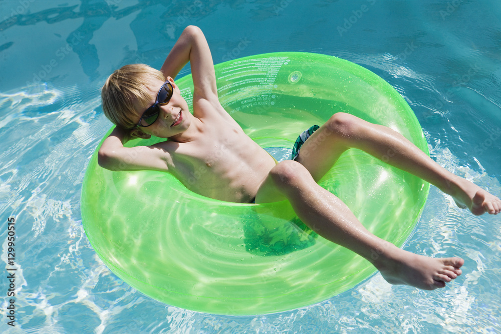 Pool Boy Peeper
