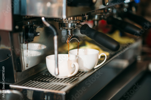 Preparation of drink in the coffee machine.