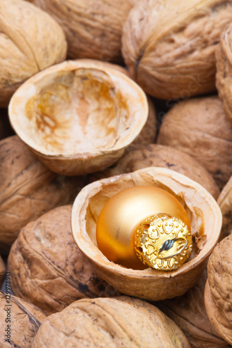 Christmas decorations in the shell of walnuts.